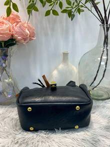 Women's Leather Handbag With Plush Teddy Bear Keychain, Gold Buckle And Adjustable Strap, Black/Brown/Coffee Daily Shoulder Bag - Negro - Ver 3