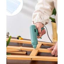 20支7毫米高粘度透明热熔胶棒。这些透明胶棒经久耐用，适用于大多数热熔胶枪。它们是DIY手工项目的理想选择，适用于粘合纸张、皮革、木材和其他材料。