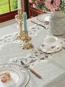 1 件天鹅绒桌布，饰有精致的 3D 刺绣和蕾丝花边，适用于厨房、餐厅、会议桌，长方形或正方形皆可，四季皆宜，可用于家居装饰、节日、家庭聚会、送礼、派对和婚礼。 - 米色 - 查看 7