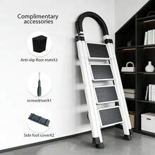 SAEIV Hopfällbar stege i stål, 3/4-delad, med breda stålsteg med halkfria dynor, lastkapacitet upp till 500 kg. Utrustad med snäpplås och vertikala fotremmar längs hela foten med spår. Idealisk för användning i huset, källaren, köket, garaget eller kontoret – vit. - Vit 4-stegstrappa - Visa 6