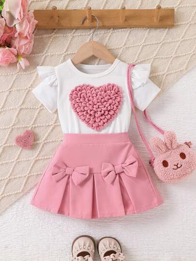 2件套女童粉色爱心装饰白色短袖上衣+粉色蝴蝶结荷叶边半裙，甜美可爱休闲日常穿搭