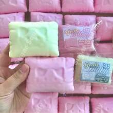 1个猫形抱枕，慢回弹，双色设计，柔软挤压，缓解压力的好伙伴