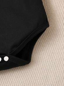 女婴“我的第一个斋月”字母印花柔软短袖连体衣 - 黑色 - 查看 3