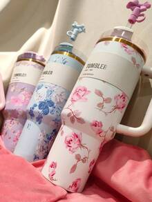 STANLEYo X LOVESHACKFANCYo 40oz / 1183ml Limited Edition Flowstates QUENCHERs H2.0 Tumbler With Straw. Floral-Core: Always In Style. Roses, Purple, Blue And White Flowers. Double-Wall Vacuum Insulation. Textured Comfort-Grip Handle. It's Very Suitable As A Gift. Can Be Used For Outdoor Sports, Heat Preservation Time Cold And Hot Water. Can Be Insulated, Exquisite Workmanship, Frozen Drinks, Beautiful Appearance. (Gift Box Packaging) - 40oz/1183ml - 查看 3