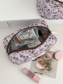 1个新款春季花卉化妆包，旅行便携女士手提化妆包，大容量绗缝化妆包，可爱美观的花卉图案洗漱收纳包，蓬松化妆包，可作礼物、生日礼物、返校用品化妆包。