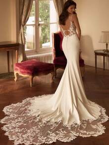 Long Lace Mermaid Train, Deep V Wedding Dress, Sexy Figure-Flattering Spaghetti Strap Bridal Gown, Wedding Dresses For Bride, Elegant And Comfortable, Suitable For Wedding, Party, Vacation, Bride, Formal Occasions, Dinner Dress, Prom Dress, After-Party Dress, Homecoming Dress, Cocktail Party, Birthday Party, Ceremony - 白色 - 查看 1