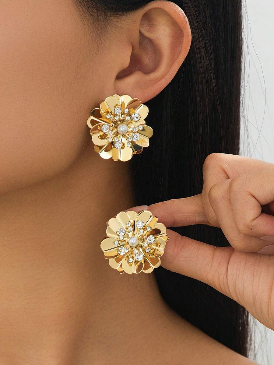 1 paire de boucles d'oreilles à fleurs vintage à double couche en faux cristal perlé avec finition métallique brillante. Bijoux pour femmes pour la Saint-Valentin - Or jaune - Voir 1