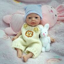 Muñeco de bebé niño Reborn de silicona completa con tacto suave de 7 pulgadas (18 cm), juguete de muñeca mini realista y vívida, adecuado para niños de 3+ años, regalo de cumpleaños, Navidad y Halloween - Beis - Ver 2