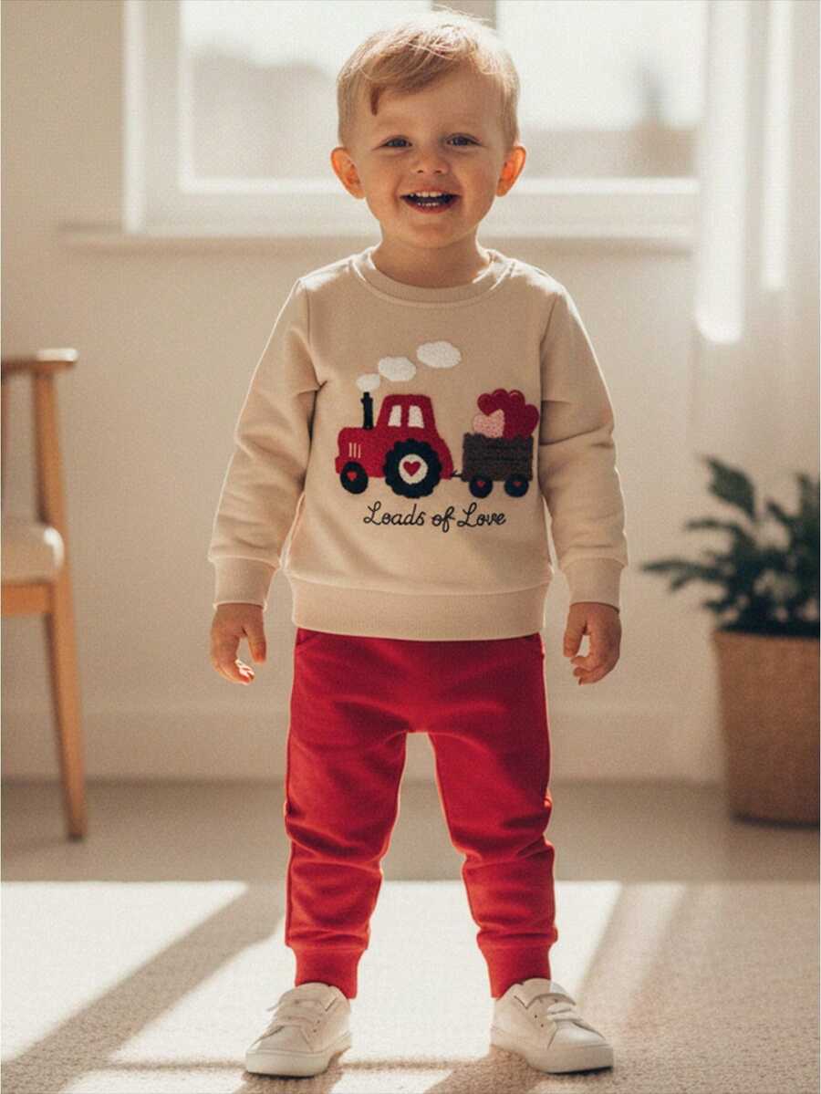 Conjunto de ropa de Día de San Valentín para niño pequeño, con sudadera de cuello redondo de manga larga con bordado de corazón y tractor, y pantalones jogger - Caqui - Ver 1