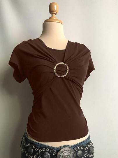 Women's Polyester Short Sleeve Round Neck T-Shirt With Metal Ring Decor