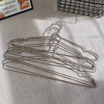 20/10pcs Stainless Steel Solid Anti Slip Clothes Hanger, Multifunctional Dry And Wet Dual-Use Drying Rack, Wardrobe Storage Rack, Polished Surface Does Not Damage Clothes, Stainless Steel Material Does Not Rust, Anti Slip Grooves, Stainless Steel Material Is More Durable, Metal Material Is Not Easy To Deform, Suitable For All Kinds Of Clothes, Room Decoration, Home Decoration, Dormitory Essential, Family Essential