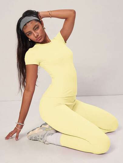 PinkTip Light Yellow Basic Top And Shorts Set, High-Waisted Loose Fit, Essential For Summer Casual And Workout