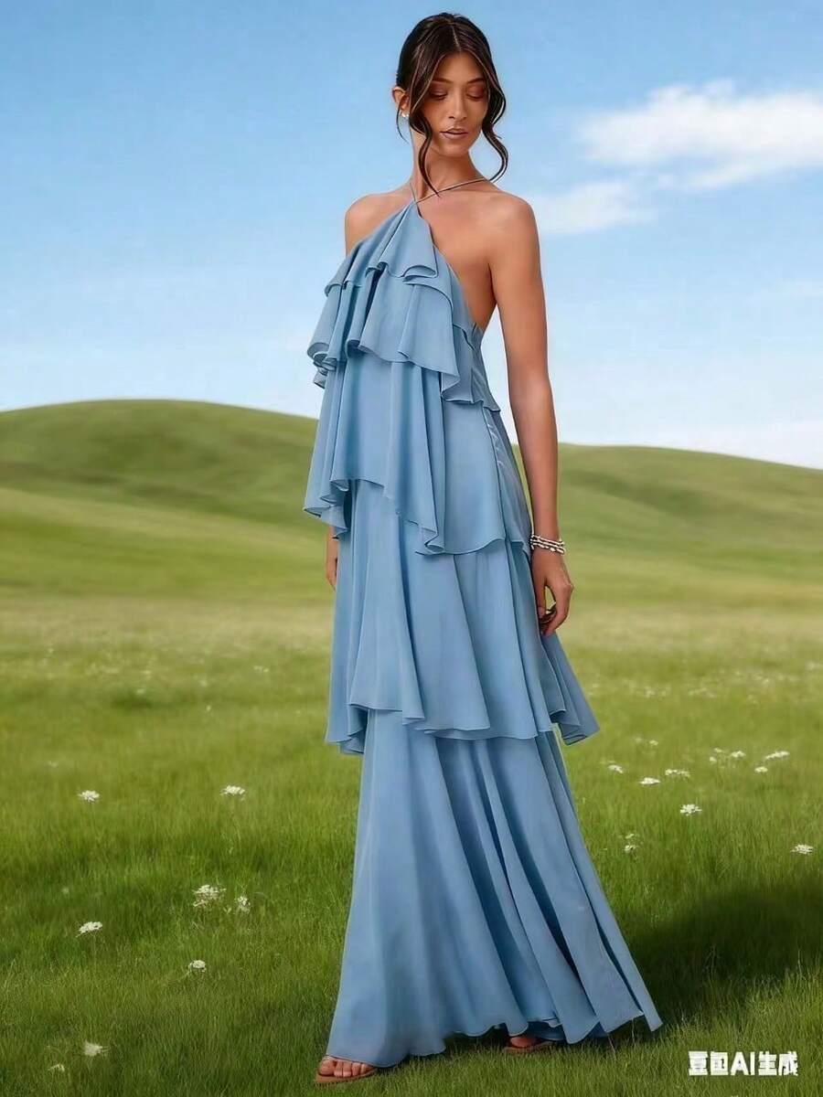 Long Chiffon Dress With Ruffles And A Low Back. - 淺藍色 - 查看 1