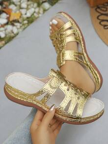 patrón de cocodrilo dorado