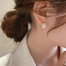 1 Pair Of Women's Simple Elegant Earrings - French Fashion Daily And Party Jewelry, Eternal Beige/White Metal Texture, Suitable For All Year And Special Occasions, Geometric Shape With Smooth Textured Lines - 白色曲面滴油 - 查看 10