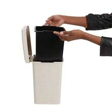 Mind Reader - Papelera de 5.5 l 1.5 gal capacidad decoración de baño tapa manos libres cuadrado 7.7 pulgadas de largo x 7.7 pulgadas de ancho x 11 pulgadas de alto marfil - cubetacuadradomarfil - Ver 5