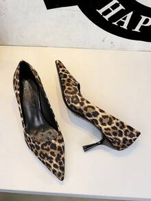 European & American Pointed Toe Leopard Print Sexy Stiletto Commuting & Casual Low Vamp Elegant Ladies' Pumps - Leopard Print - View 3
