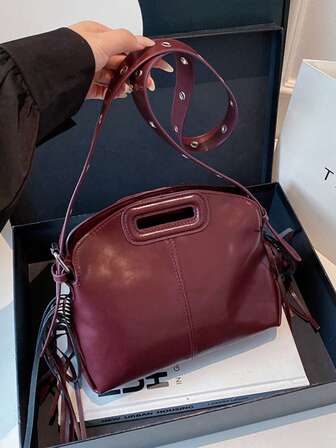 Burgundy Handbag, Vintage Tassel Design, Adjustable Shoulder Strap For Shoulder Or Crossbody Wear, Large Capacity, Essential For Commuting