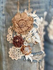 Valentine's Day, Date Night Outfit, Gifts For Her Women's Light Blue Denim Distressed Shorts - 3D Lace Flower Embellishments & Ripped Fringe Hem | Sweet-Edgy Mix Style For Brunch Dates, Daily Hangouts & Casual Meetups (Denim Comfortable & Decorative Chic Detail) For Effortless Date-Ready & Daily Sty - 藍色 - 查看 8