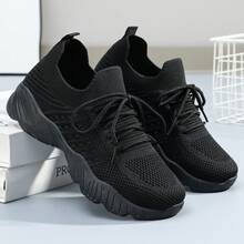 Women's Athletic Shoes, Available In Plus Sizes, Slip-On Design, Lightweight And Breathable Mesh Upper, Slip-Resistant And Shock-Absorbing, Machine Washable, Sporty Style, Tennis Shoes, Perfect For Everyday Wear, Running, Fitness, Travel, And Shopping, Making A Great Women's Day And Mother's Day Gift. - 黑色 - 查看 3