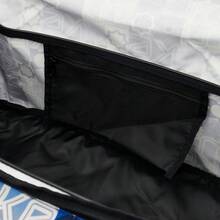 Nike NK BRSLA M DUFF - 9.5 AOP SP26 旅行包，IH7846-412 - 藍色 - 查看 5