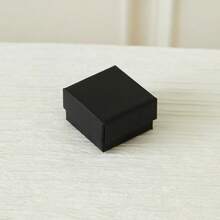 12个优雅多用途珠宝礼盒，完美适用于耳环、戒指、项链和吊坠——是节日礼物、圣诞节、情人节和返校庆祝活动的理想之选，确保您的礼物闪耀着时尚和精致的光彩，适合任何场合和特殊时刻。 - 黑色 - 查看 5