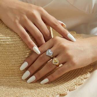1 pieza Anillo con forma de corazón totalmente enjoyado de alta gama y de moda, adecuado para el uso diario de las mujeres