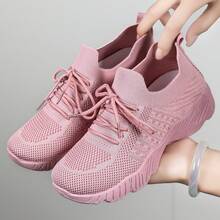 Women's Athletic Shoes, Available In Plus Sizes, Slip-On Design, Lightweight And Breathable Mesh Upper, Slip-Resistant And Shock-Absorbing, Machine Washable, Sporty Style, Tennis Shoes, Perfect For Everyday Wear, Running, Fitness, Travel, And Shopping, Making A Great Women's Day And Mother's Day Gift. - 粉色 - 查看 3