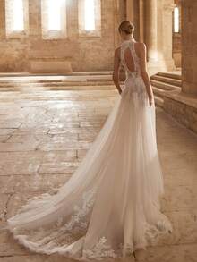 High Neck Halter Lace Tulle Vintage Elegant Wedding Dress, Bridal Gown, Church Weddings, Wedding Dresses For Bride, Elegant And Comfortable, Formal Dresses For Women, Suitable For Wedding, Party, Vacation, Bride, Formal Occasions, Dinner Dress, Prom Dress, After-Party Dress, Homecoming Dress, Cocktail Party, Birthday Party, Ceremony - 白色 - 查看 2