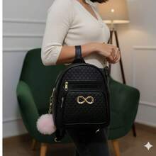 Women's Small Casual Backpack With Pockets + Pompom Keychain. Immediate Delivery. - 黑色 - 查看 2