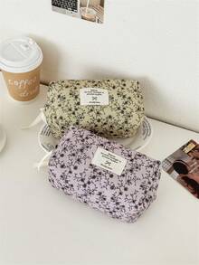 1个新款春季花卉化妆包，旅行便携女士手提化妆包，大容量绗缝化妆包，可爱美观的花卉图案洗漱收纳包，蓬松化妆包，可作礼物、生日礼物、返校用品化妆包。