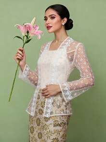 女士花卉印花优雅蕾丝边镂空领衬衫，适合春季穿着