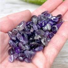 0.5-1.2厘米/0.19-0.47英寸天然紫水晶碎石（无孔） - DIY盆栽填充物，小型鱼缸装饰石 - 紫色 - 查看 3