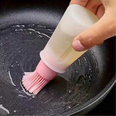 1pc Portable Silicone Oil Bottle, Suitable For Grill Oil Brush, Pastry Plastic Kitchen Oil Bottle, Outdoor Baking And Barbecue Brush, Silicone Oil Brush With Cover, Silicone Oil Bottle Heat Resistant, Outdoor Barbecue Brush, Baking Tools, Household Kitchen Tools, Silicone Brush, Oil Brush, Cookware, Kitchen Gadgets, Kitchen Utensils