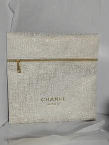 CHANEL 米色编织图案方形化妆包，金属拉链封口，压纹logo细节，大容量便携式化妆品收纳包，适合作为节日礼物/外出/日常护肤品收纳包 - 白金 - 查看 4