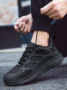 أحذية تسلق للرجال كبار الحجم، أحذية تنزه خارجية، أحذية رياضية للتسلق الجبلي. من جلد الغزال والجلد الصناعي (KPU)، نظام ربط بالأربطة، نعل مضاد للانزلاق من المطاط والمادة الوسطية (MD). مناسبة للتنزه الخارجي، الصيد، جميع الفصول - الأسود - مشاهدة 3