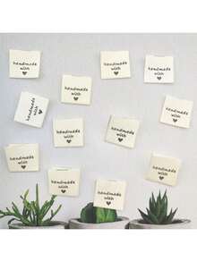 EstiloTendencia200 Etiquetas De Costura Para ArtíCulos Hechos A Mano, Hechas A Mano Con Etiquetas De Amor, Etiquetas En Relieve, Ropa Para Manualidades, Tejer, Ganchillo Y Costura (Color Blanco Roto)Calidad PremiumVersióN Mejorada - 1 - Ver 4