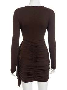 Damklänning med rund hals och långa ärmar, elegant, åtsittande stickat tyg, veckad pennkjol i nederkant, brun - Brun - Visa 8