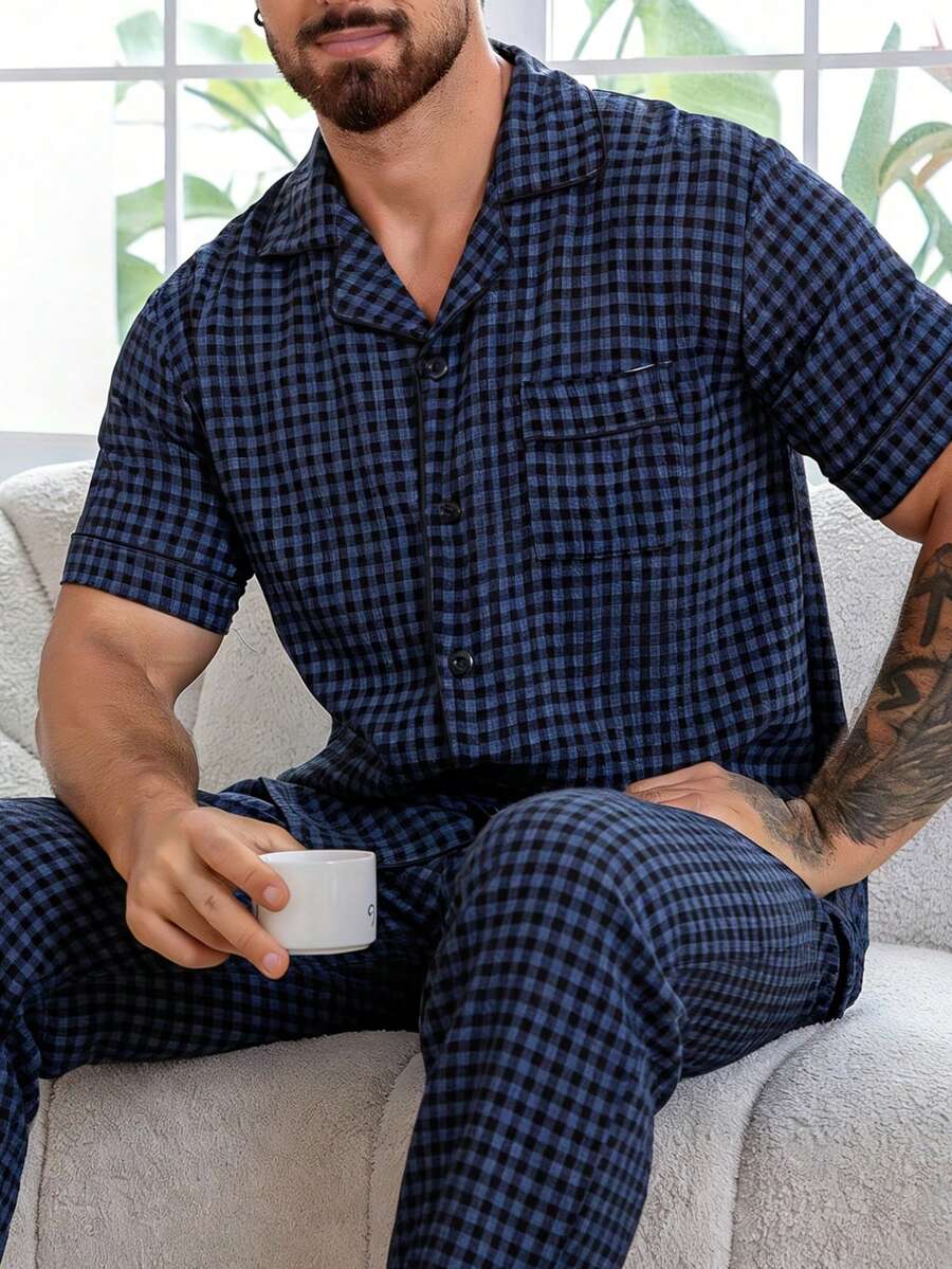 Set pigiama casual da uomo a 2 pezzi con camicia a maniche corte e pantaloni a stampa quadri, abbigliamento comodo per la casa, adatto per primavera/estate - Multicolore - Visualizzare 1
