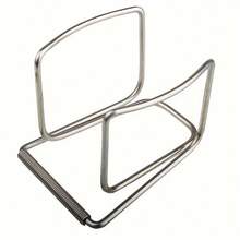 这款高尔夫球夹（弹簧式金属设计）能牢牢夹住高尔夫球，方便在球场、练习场或准备击球时使用。它结构紧凑、可折叠（或展开），轻巧便携（可放入口袋/球包），弹簧机制确保牢固夹持。对于高尔夫球手来说，它是让球触手可及、无需费力寻找的理想之选。