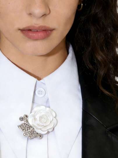 1件时尚百搭玫瑰袖扣，女士胸针纽扣套，时尚高端，山茶花束腰夹，领带夹，女士配饰，女士派对轻奢气质服装袖口套，适合日常佩戴，朋友礼物，爱人礼物，家庭礼物