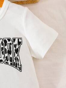 2件套女婴休闲豹纹标语T恤上衣和豹纹直筒裤套装，适合春夏日常穿着 - 黑與白 - 查看 4