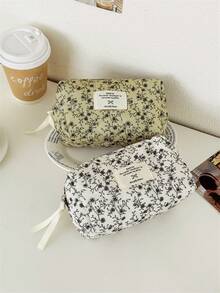 1个新款春季花卉化妆包，旅行便携女士手提化妆包，大容量绗缝化妆包，可爱美观的花卉图案洗漱收纳包，蓬松化妆包，可作礼物、生日礼物、返校用品化妆包。