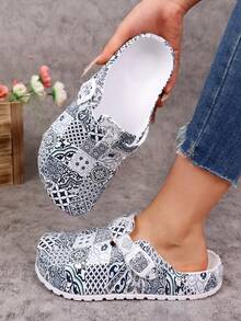 pueenb 时尚夏季女士镂空凉鞋，波西米亚风图案，舒适厚底，轻便时尚，适合各种天气穿着。这款易于穿脱的花园鞋配有柔软鞋垫和可调节鞋带，适合日常、工作或休闲活动。 - 白色 - 查看 3