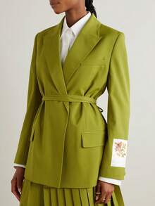 Magic Mia Women's Olive Green Belted Blazer & Pleated Maxi Skirt Set - Tie-Waist Design & Embroidered Cuff Detail | Elegant High-End Style For Luxury Dinners, Fashion Gatherings & Sophisticated Events For Refined Glamorous Looks - 綠色 - 查看 4