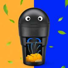 Universell bilsoptunna med svängbart lock, söt mini-soptunna för bilar med automatisk stängning, läckagesäker kompakt avfallsbehållare håller bilens interiör ren och organiserad, platsbesparande förvaringslåda för instrumentbräda eller dörr, praktiskt biltillbehör för daglig körning och resor