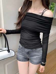 黑色露肩连体吊带背心，修身罗纹针织面料，适合休闲、约会、外出等场合，日系少女学生风，长袖修身打底衫，春秋季 - 黑色 - 查看 3