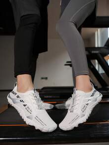 1双女士白色水鞋，防滑户外沙滩赤脚鞋，字母图案，透气速干鞋面，适合游泳池、冲浪、划船、钓鱼、海滩度假、溪流、潜水、瑜伽、健身房、越野跑等活动。 - 白色 - 查看 12