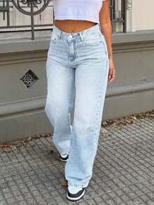 Plus Size Women's Boyfriend Style Loose Straight Leg Jeans - Light Wash - View 1