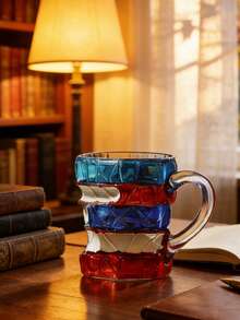 3D立体书本造型咖啡/玻璃杯，层叠书本设计——送给文学爱好者的礼物，一款艺术感十足的咖啡杯，适合爱书之人、读者、作家和藏书家。独特的书本造型桌面杯，是情人节和圣诞节的理想之选。